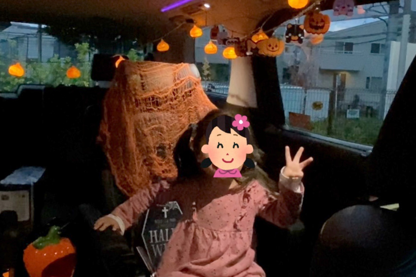 トヨタ・アルファードの車内でのハロウィン