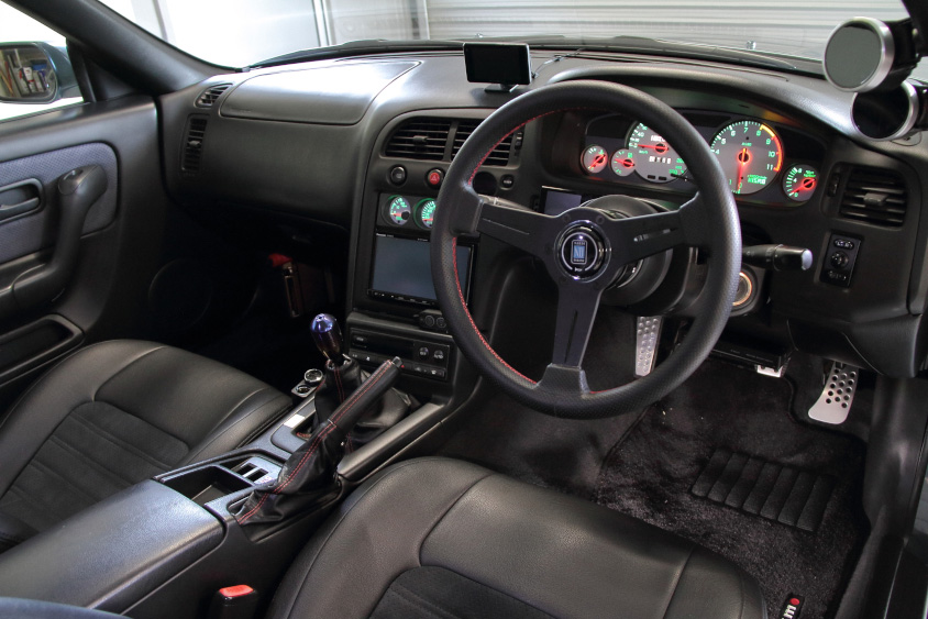 日産・スカイラインGT-R（R33）のコクピット