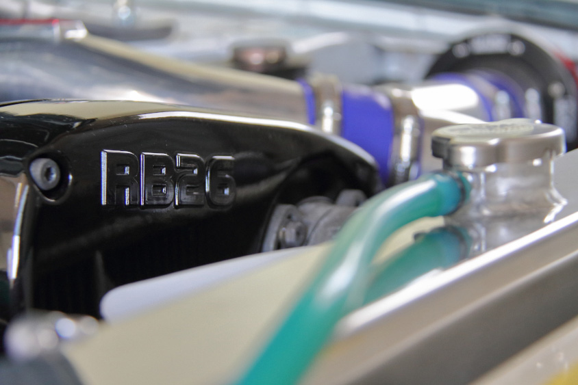 日産・スカイラインGT-R（R33）のRB26ロゴ