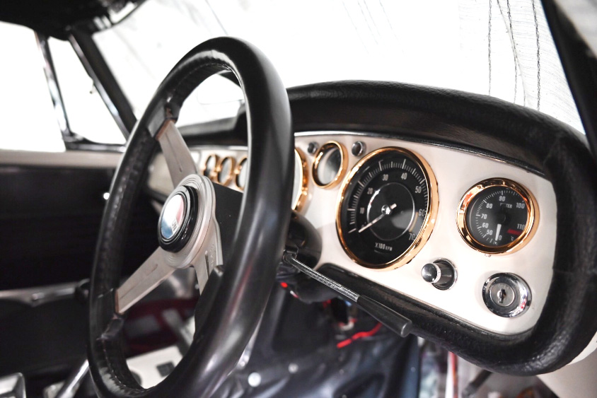 日産・ダットサンフェアレディ1600の運転席