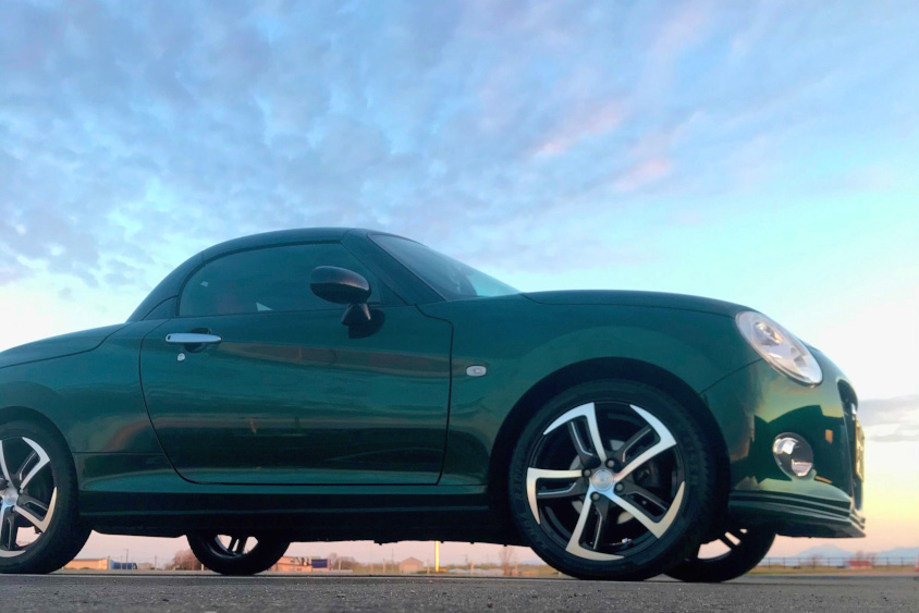 ダイハツ・コペン セロと青空