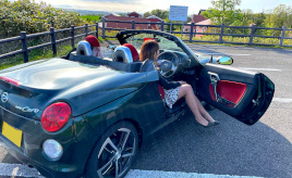 娘との女子会ドライブは最高！　家族の絆を繋いでくれるダイハツ コペンはオンリーワンの存在に