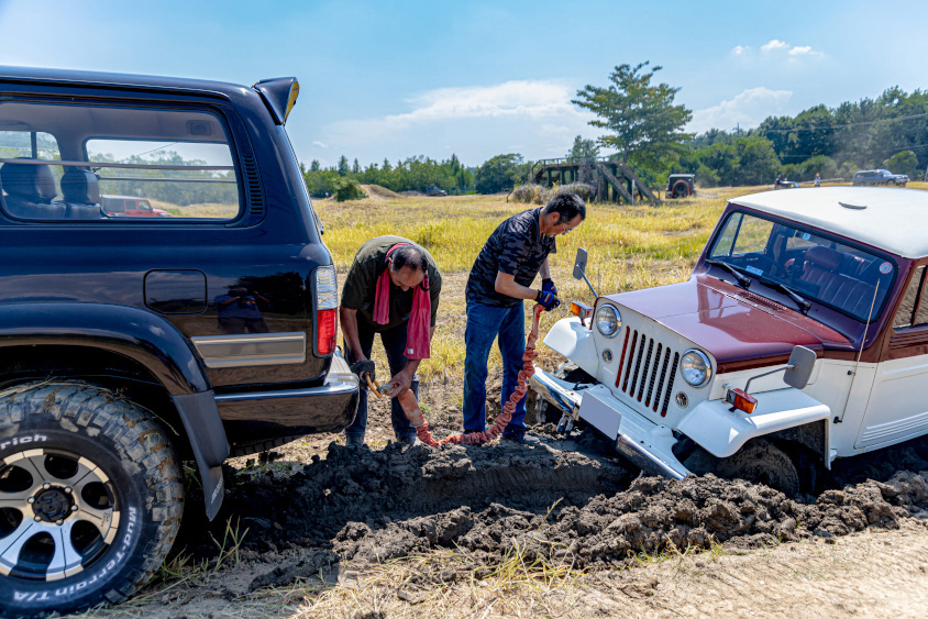 トヨタ・ランドクルーザー80と牽引フック