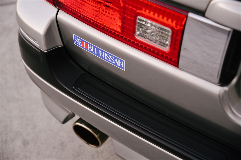 日産・ステージアの西武日産販売ステッカー