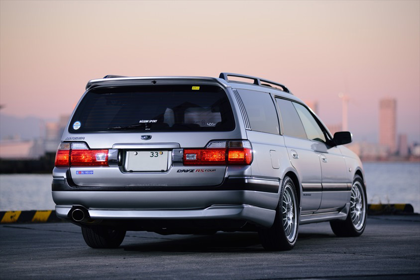 日産・ステージアのリアビュー