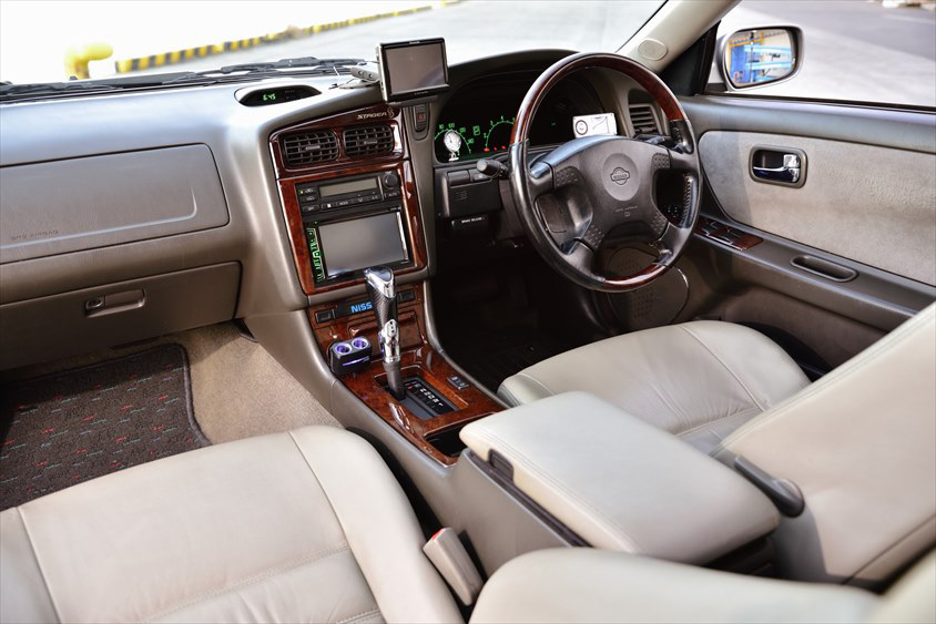 日産・ステージアのインテリア