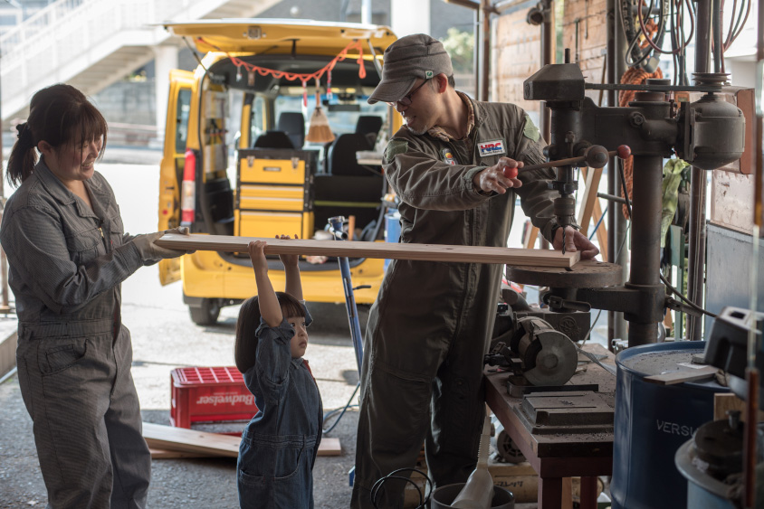 ホンダN-VANのパーツを作る哲さん