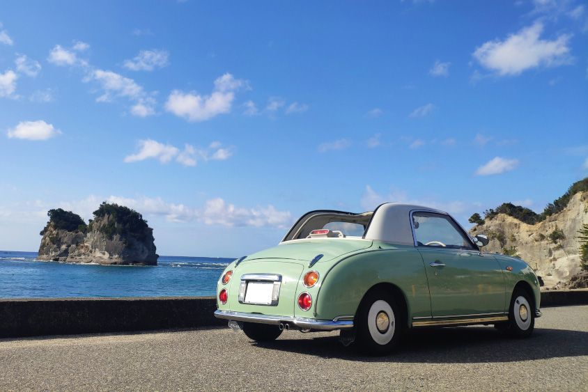 日産・フィガロのルーフオープンした