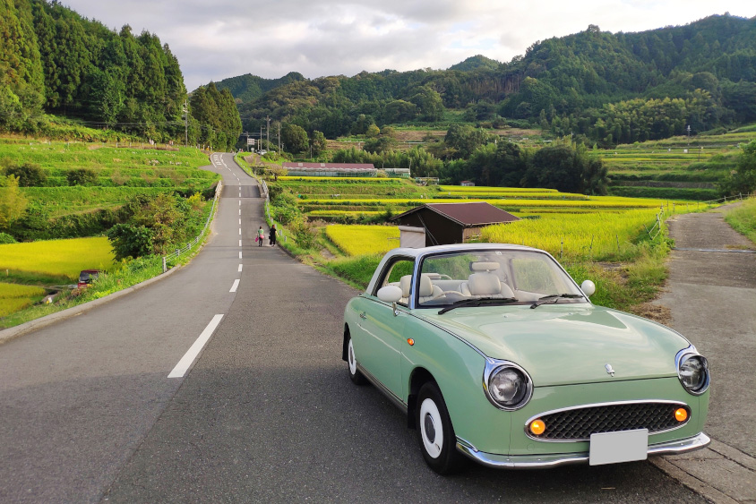 日産フィガロのフロントビュー