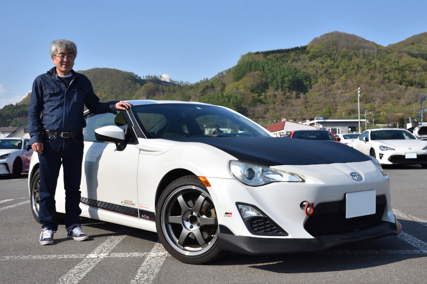 トヨタ・86とオーナーの丹羽さん