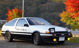 頭文字Dの舞台にもなった榛名山を走る　藤原拓海レプリカのハチロク