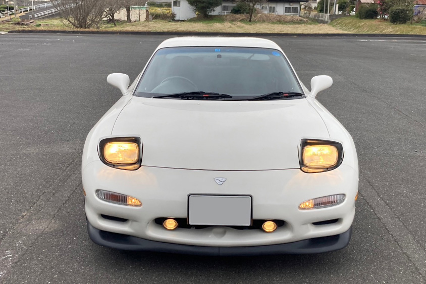 所有欲を掻き立ててくれるRX-7。「カッコイイ」の一言があるから乗り