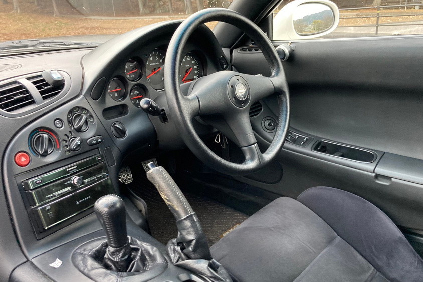 マツダ・RX-7の運転席