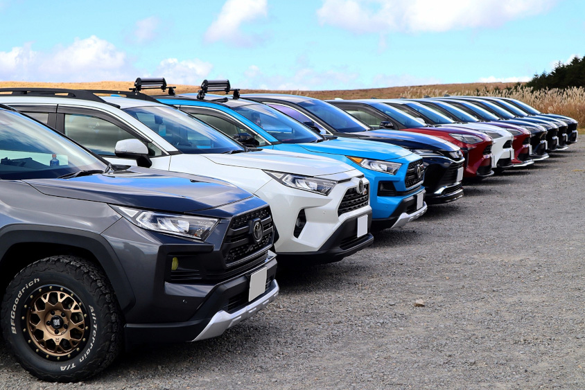 トヨタ・RAV4のオフ会の様子