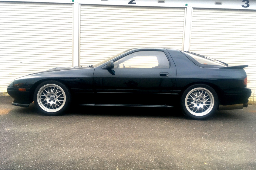 マツダ・RX-7（FC3S）の左サイドビュー