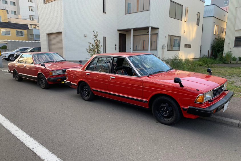 2台の日産・ブルーバード