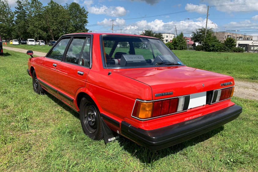 日産・ブルーバードのリアビュー