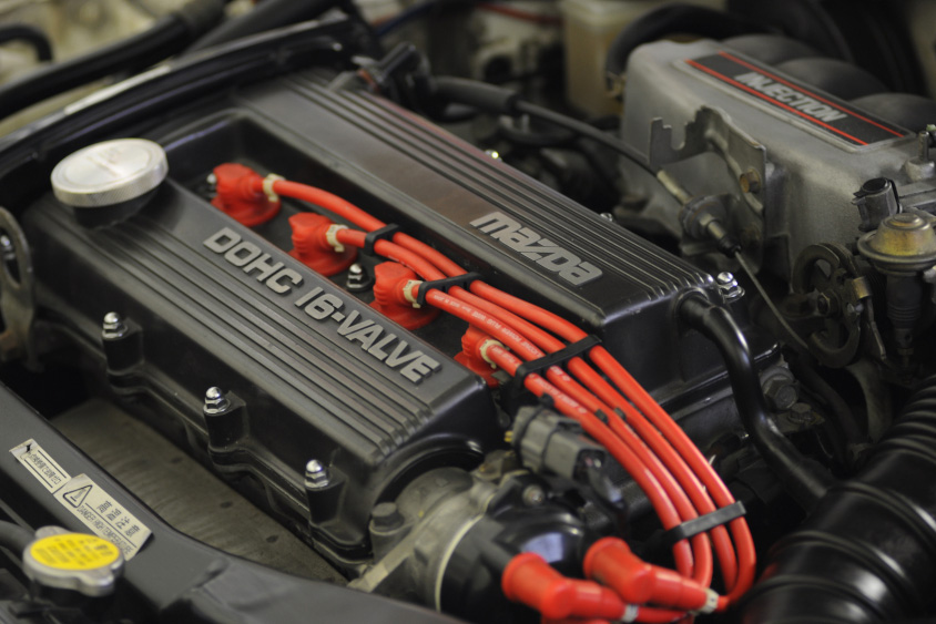 マツダ・ファミリア アスティナのエンジン