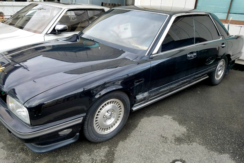 日産・シーマの部品取り車