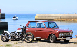クルマもバイクも旧くなるからこそ味が出る!?　年代物のブルーバードと共に過ごす淡路島での毎日