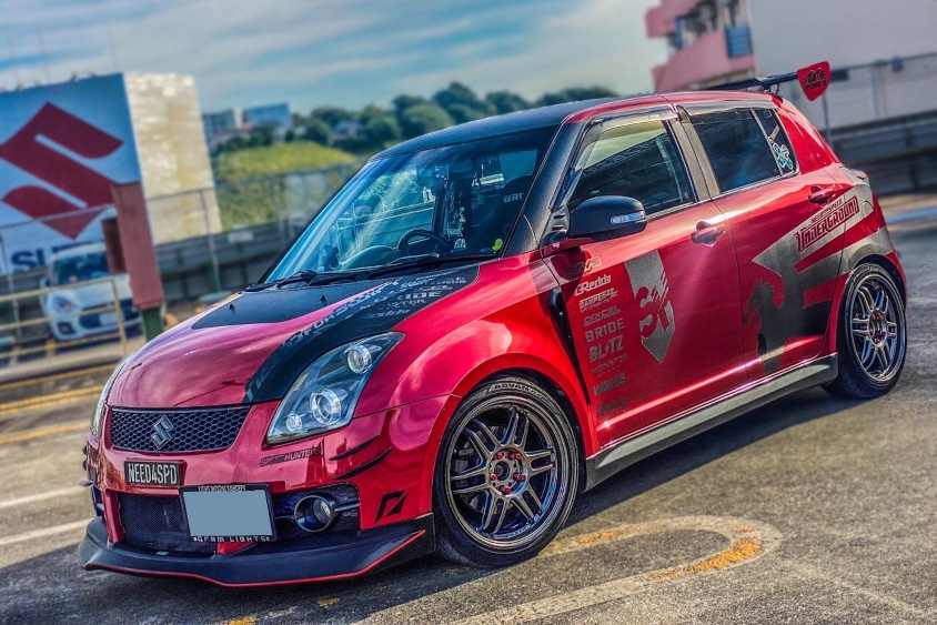 スズキ・スイフトスポーツの左サイドビュー