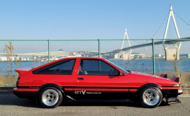 念願叶って手に入れたのは、初めて名前を覚えたクルマ「ハチロク（AE86）」