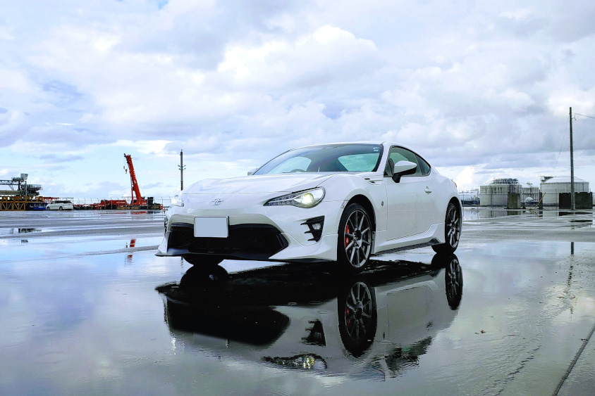 トヨタ・86の左フロントビュー