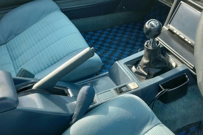 トヨタ・セリカAA63クーペGT-Rの室内