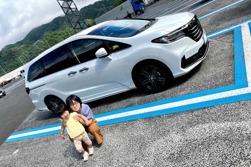 ホンダ・オデッセイと奥様と娘さん