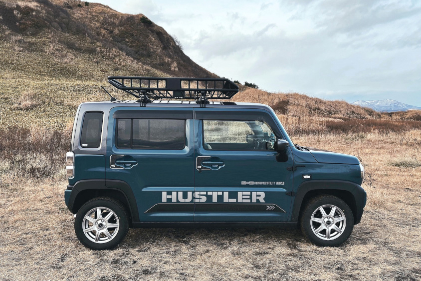 スズキ・ハスラーの右サイドビュー