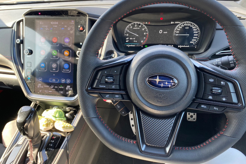 スバル・WRX S4の運転席