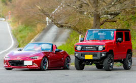 赤は魅惑のボディカラー!?　マツダ・ロードスター＆スズキ・ジムニーで過ごすいいとこどりなカーライフ