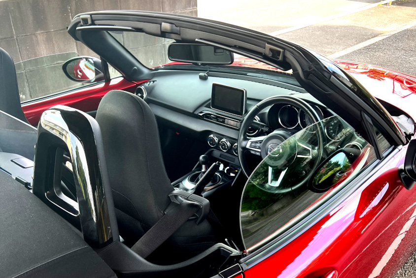 マツダ・NDロードスターの運転席