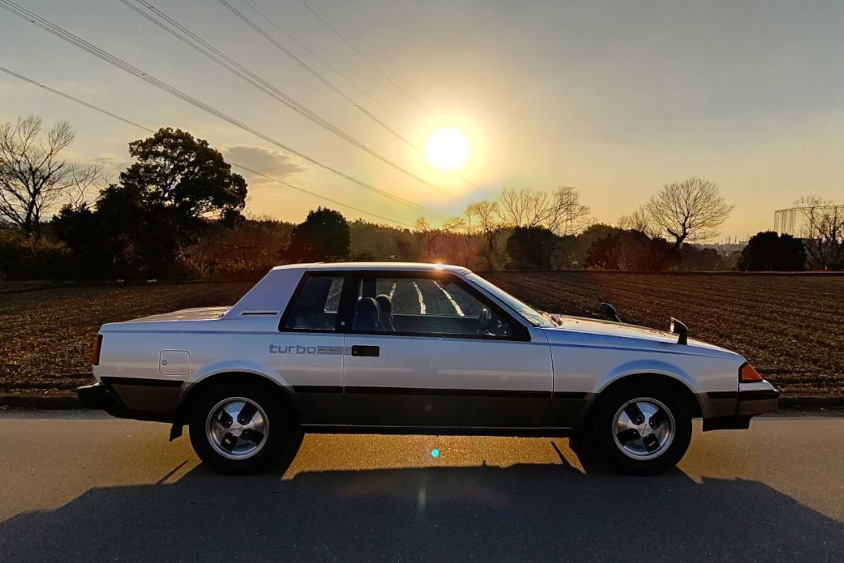 トヨタ・セリカの右サイドビュー