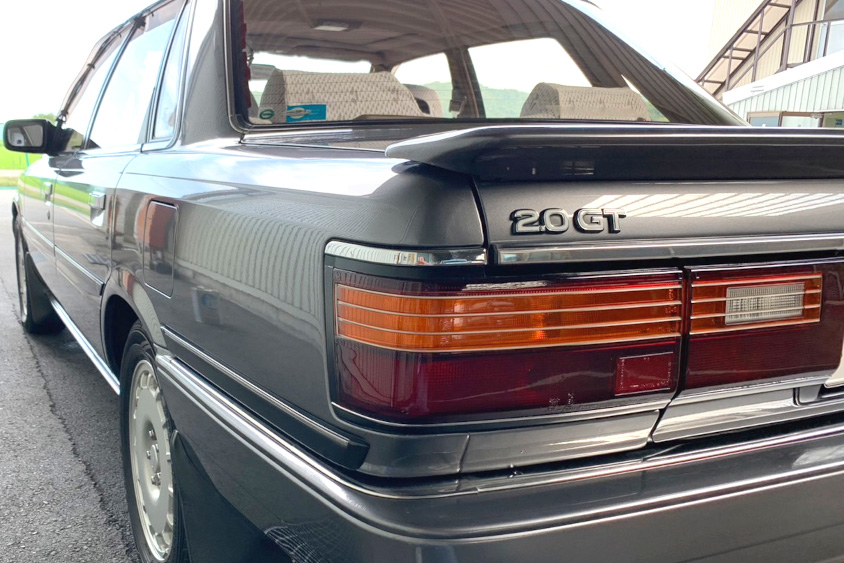 トヨタ・カムリ（2代目）の2.0 GTロゴ