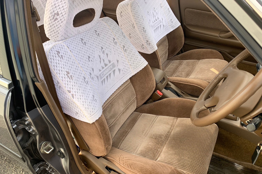 トヨタ・カムリ（2代目）の前席