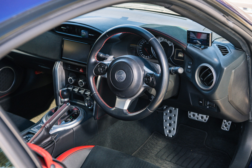 トヨタ・86の運転席