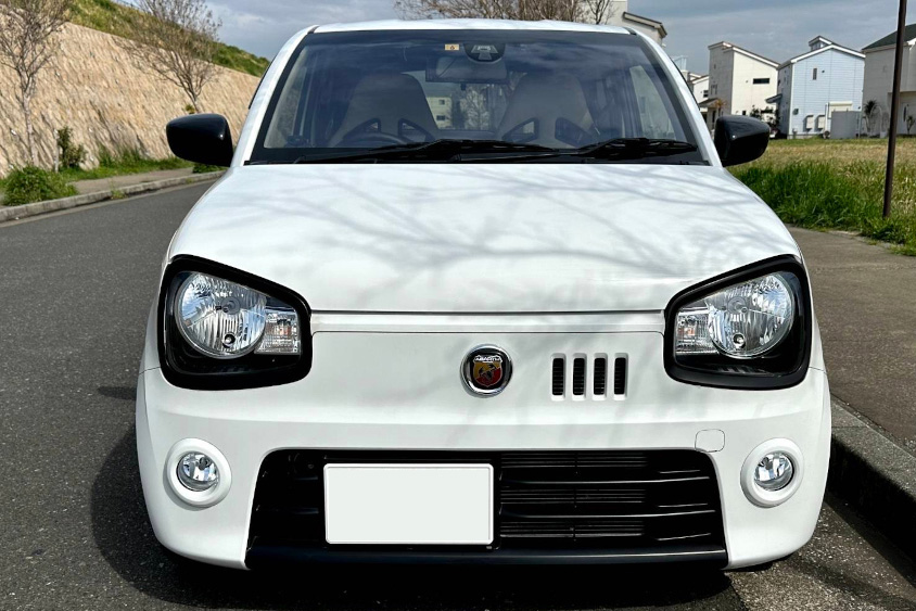 スズキ・アルトバンのフロントビュー