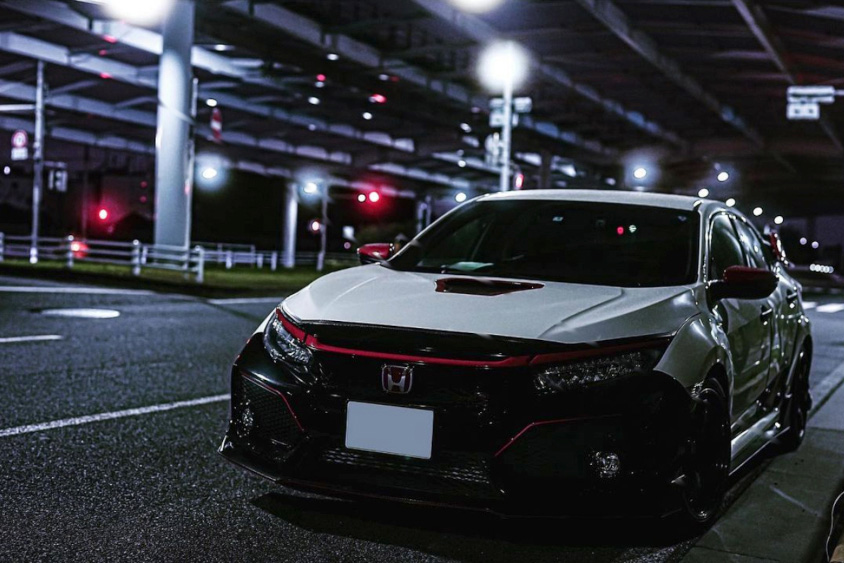 夜のホンダ・シビックタイプR（FK8）