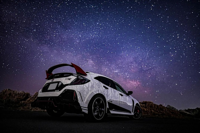 ホンダ・シビックタイプR（FK8）と星空