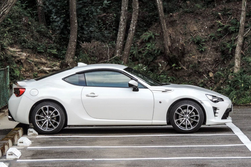 トヨタ・86のサイドビュー