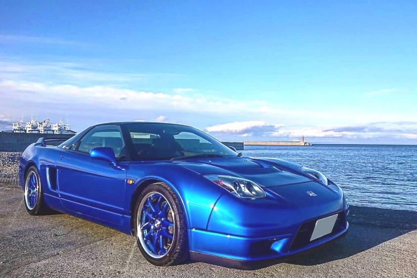 ホンダ・NSXの右フロントビュー