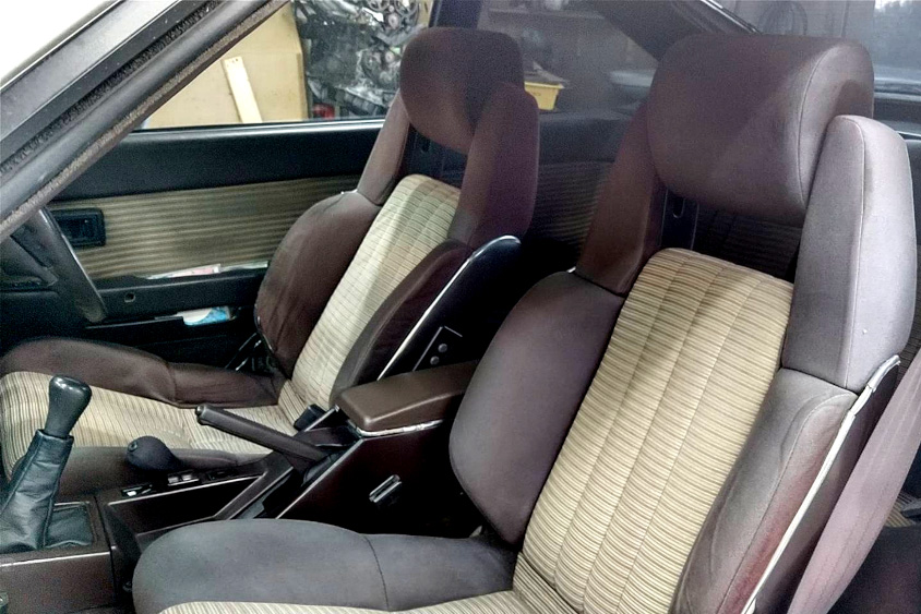 トヨタ・セリカXXの前席