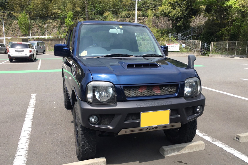 スズキ・ジムニーのフロントビュー