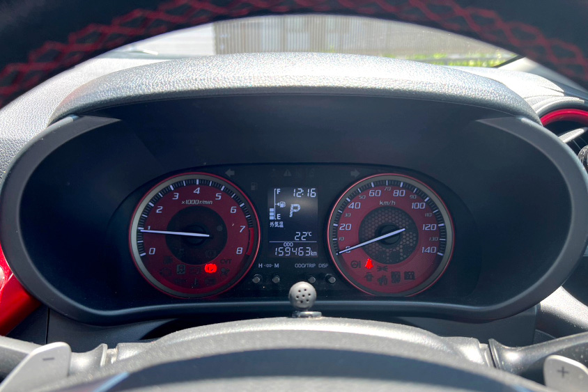 ダイハツ・キャストスポーツのメーター