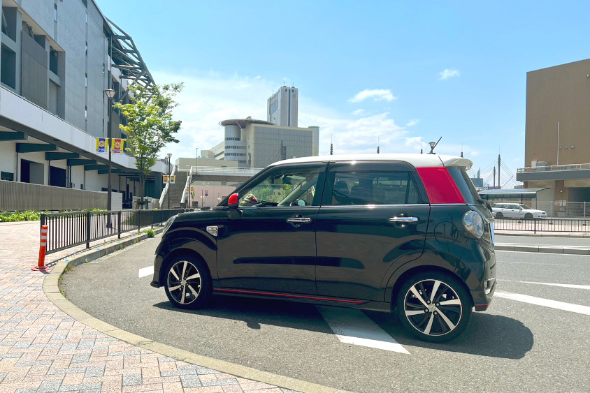 ダイハツ・キャストスポーツのサイドビュー