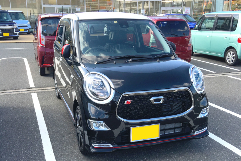 ダイハツ・キャストスポーツのフロントビュー