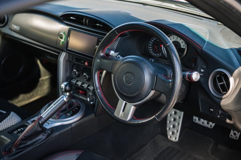 トヨタ・86の運転席