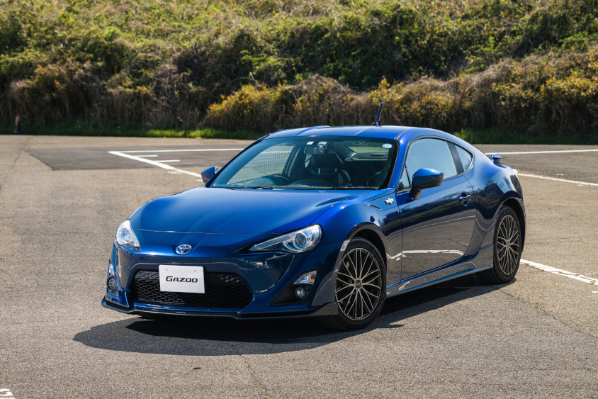 トヨタ・86の左フロントビュー