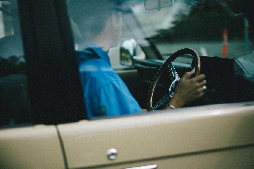 トヨタ・ランドクルーザー70の運転席